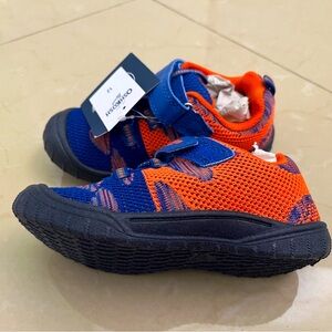 Oshkosh sneakers bump toe never worn